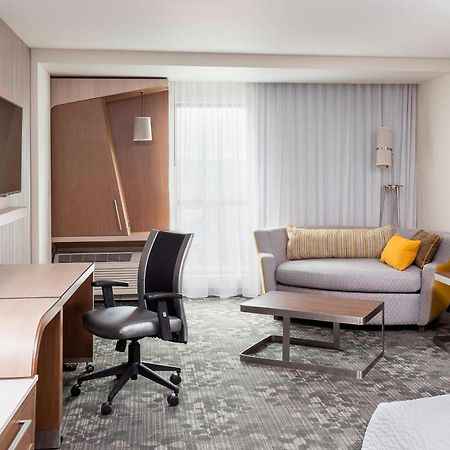 Courtyard By Marriott Bismarck North Hotel Ngoại thất bức ảnh