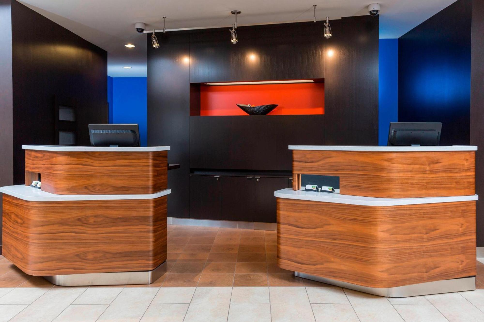 Courtyard By Marriott Bismarck North Hotel Ngoại thất bức ảnh