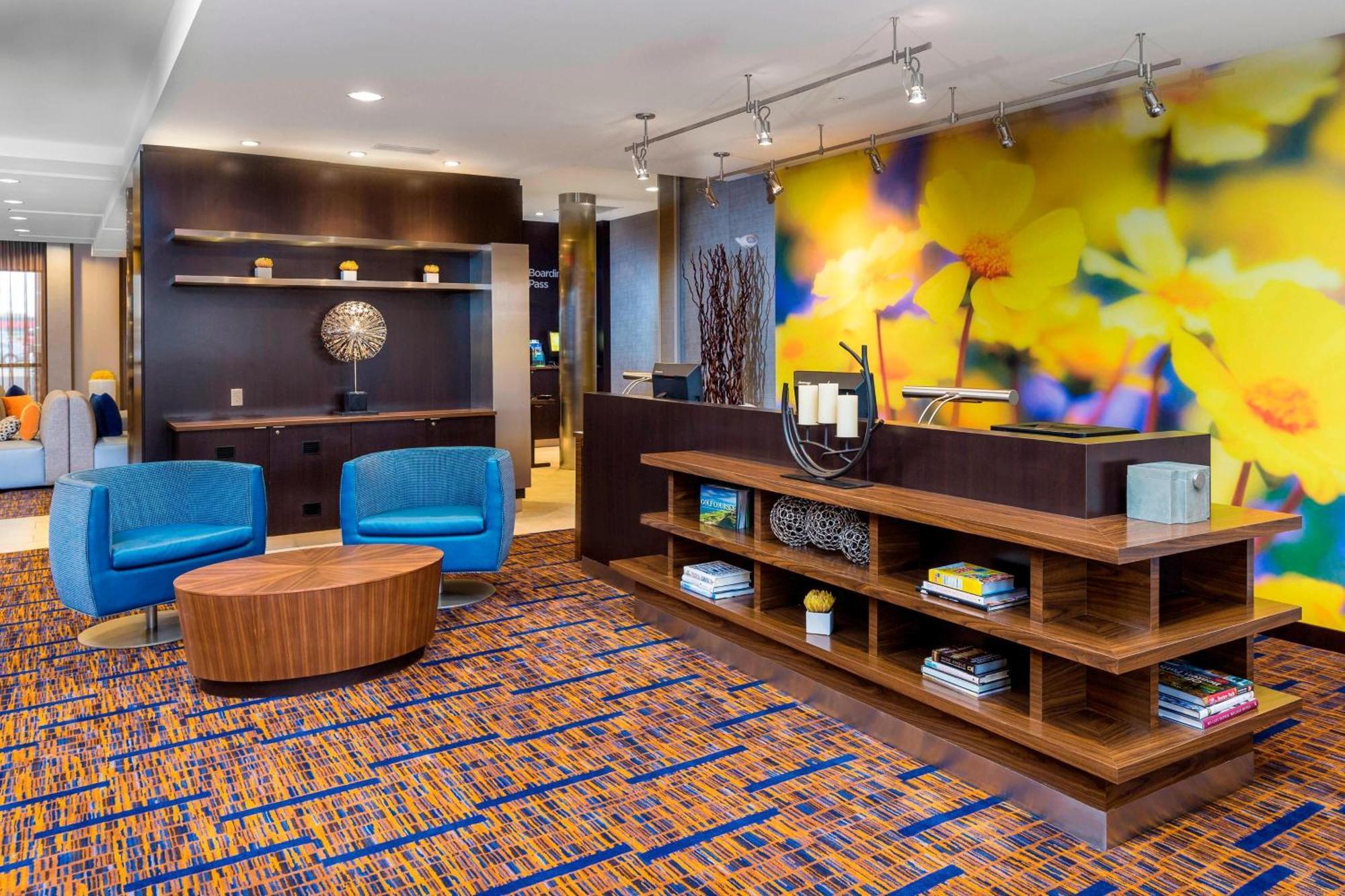 Courtyard By Marriott Bismarck North Hotel Ngoại thất bức ảnh