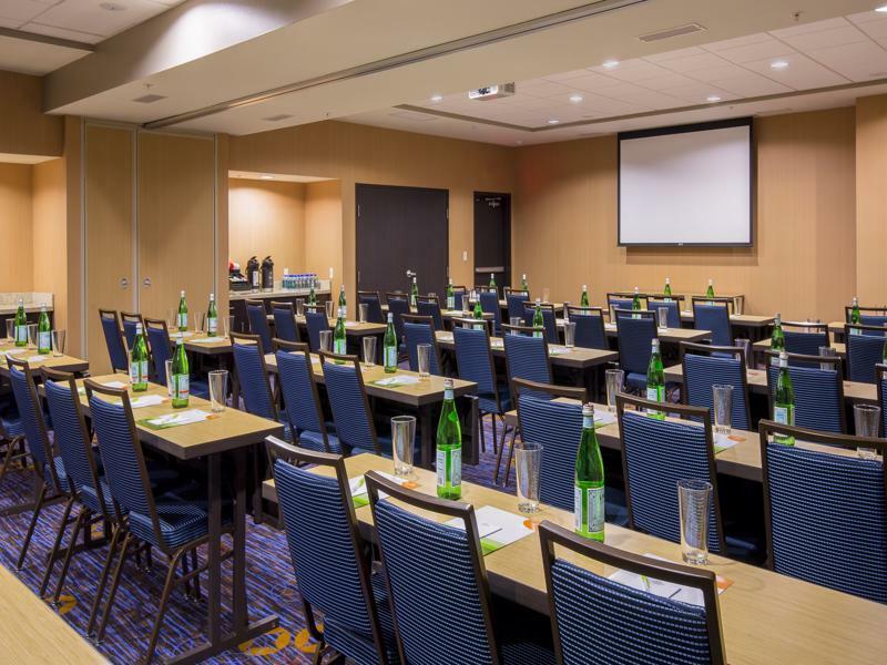 Courtyard By Marriott Bismarck North Hotel Ngoại thất bức ảnh